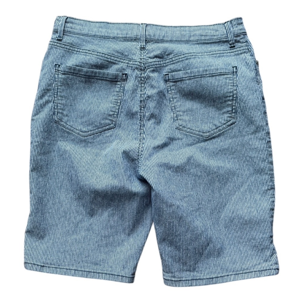 Gloria Vanderbilt, women’s size 10P blue and white striped shorts. - Picture 7 of 7